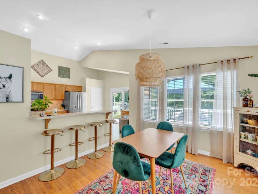 145 Fairway View Drive, Etowah, NC 28729.  MLS# CAR4267216, YatesRealty ID 19711. Dining space
