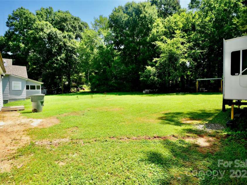 1020 Ransom Street, Gastonia, NC 28052.  MLS# CAR4269884, YatesRealty ID 19712. 