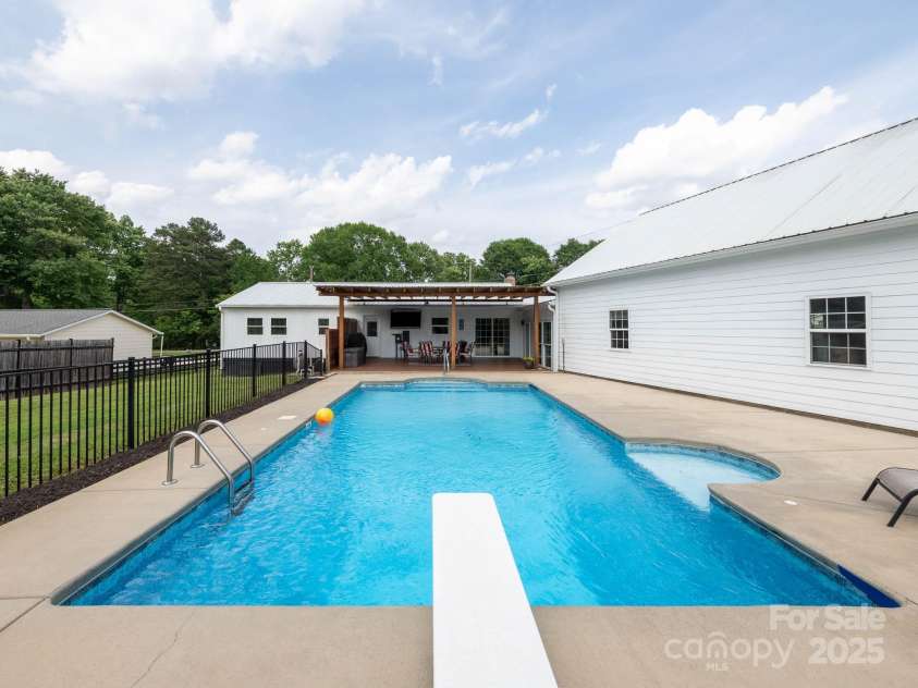 2054 Hickory Hills Drive, Denver, NC 28037.  MLS# CAR4253206, YatesRealty ID 19713. 