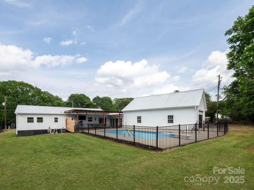 2054 Hickory Hills Drive, Denver, NC 28037.  MLS# CAR4253206, YatesRealty ID 19713. 