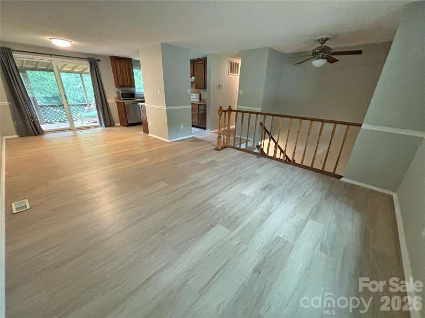9525 Robert Burns Court, Charlotte, NC 28213.  MLS# CAR4358262, YatesRealty ID 19713. 