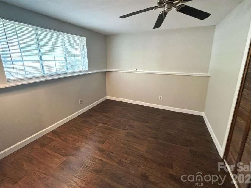 9525 Robert Burns Court, Charlotte, NC 28213.  MLS# CAR4358262, YatesRealty ID 19713. 