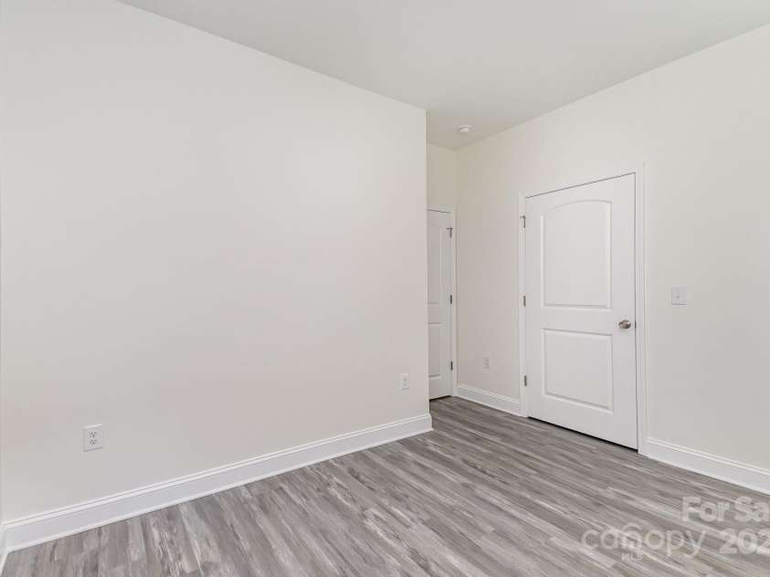 925 4th Street, Statesville, NC 28677.  MLS# CAR4267684, YatesRealty ID 19714. 