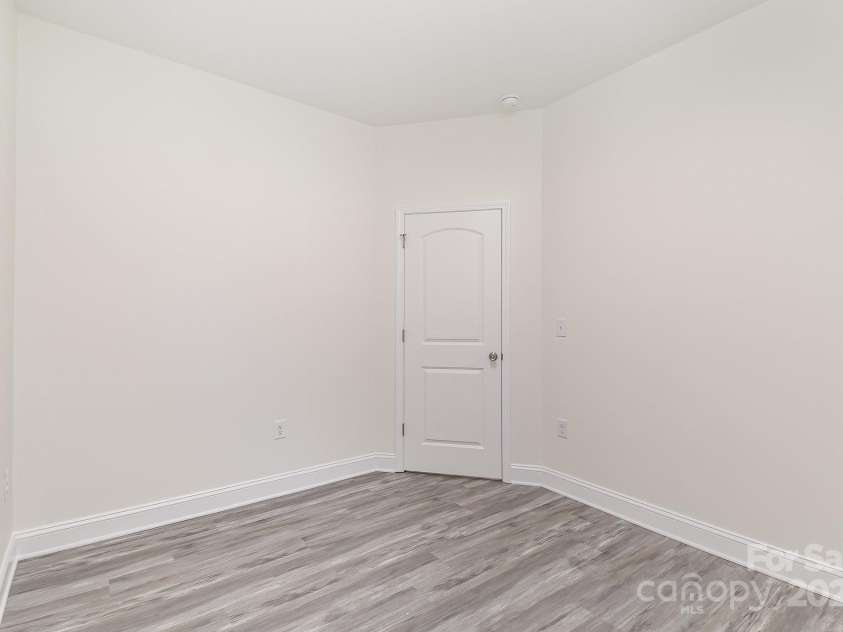 925 4th Street, Statesville, NC 28677.  MLS# CAR4267684, YatesRealty ID 19714. 