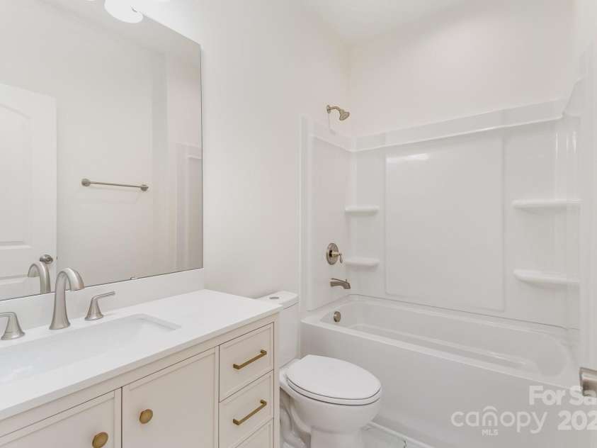 925 4th Street, Statesville, NC 28677.  MLS# CAR4267684, YatesRealty ID 19714. 