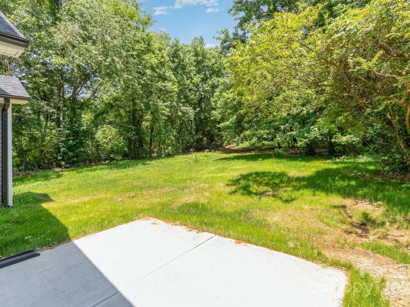 925 4th Street, Statesville, NC 28677.  MLS# CAR4267684, YatesRealty ID 19714. 