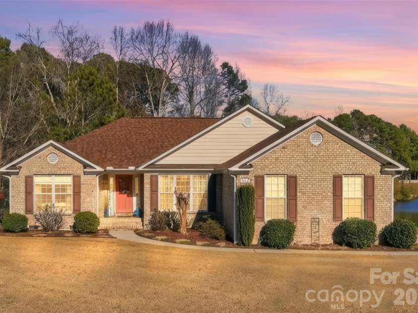 170 Presnell Court, Carthage, NC 28327.  MLS# CAR4375763, YatesRealty ID 19716. 