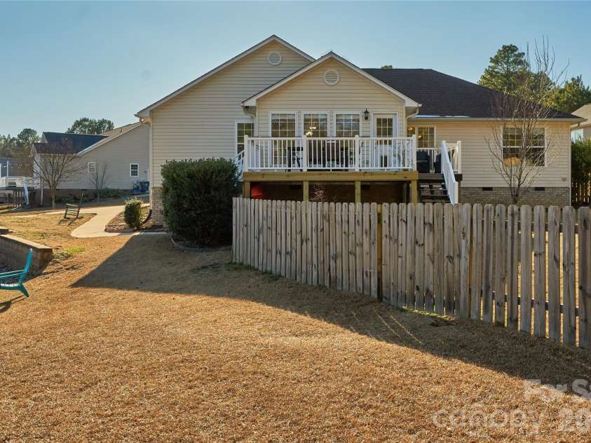 170 Presnell Court, Carthage, NC 28327.  MLS# CAR4375763, YatesRealty ID 19716. 