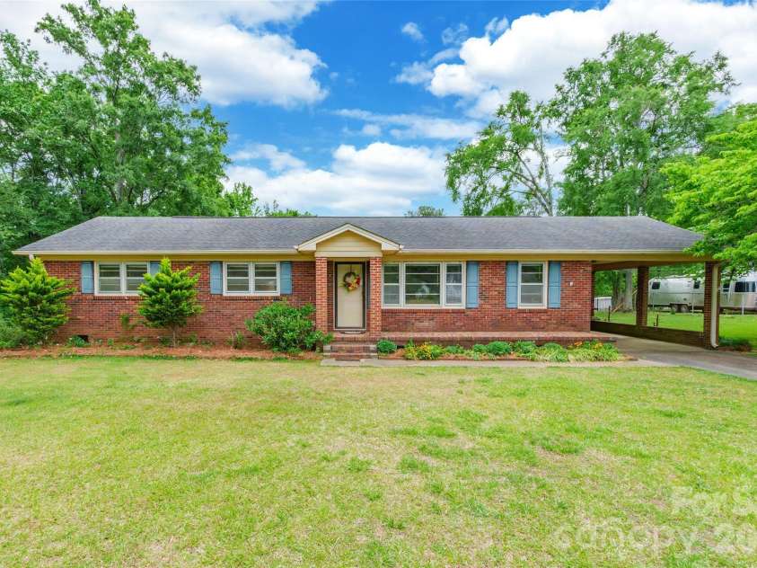 954 Magnolia Drive, Rock Hill, SC 29730.  MLS# CAR4377144, YatesRealty ID 19717. 