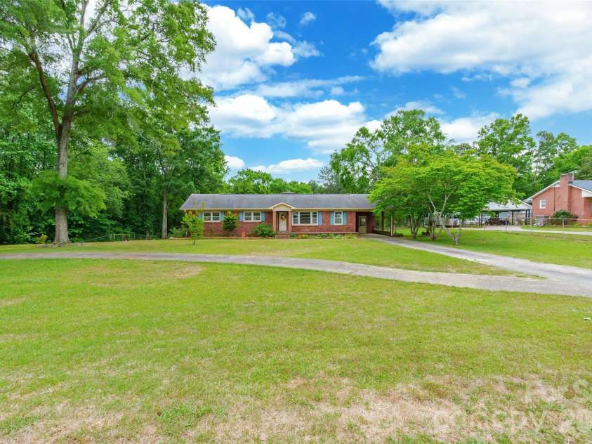 954 Magnolia Drive, Rock Hill, SC 29730.  MLS# CAR4377144, YatesRealty ID 19717. 