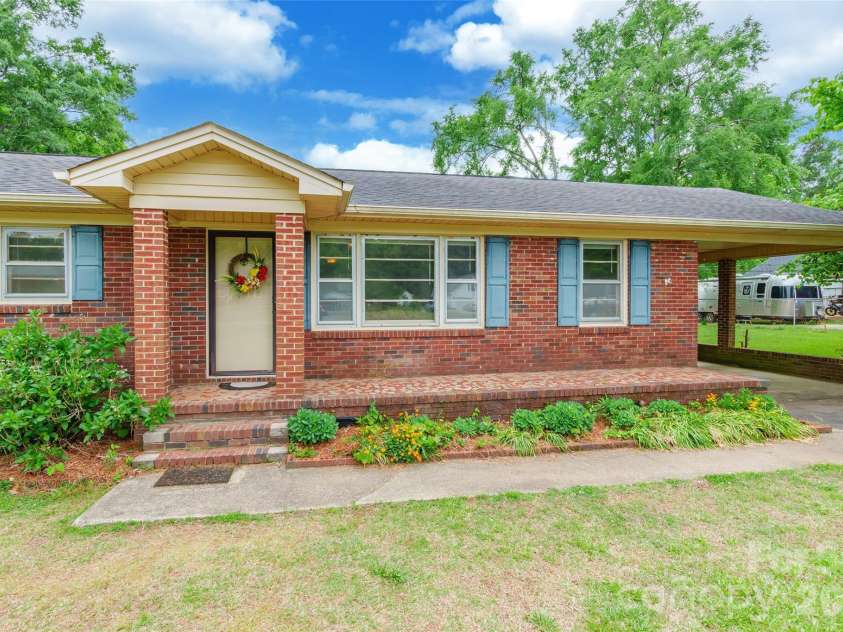 954 Magnolia Drive, Rock Hill, SC 29730.  MLS# CAR4377144, YatesRealty ID 19717. 