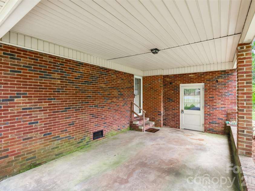954 Magnolia Drive, Rock Hill, SC 29730.  MLS# CAR4377144, YatesRealty ID 19717. 