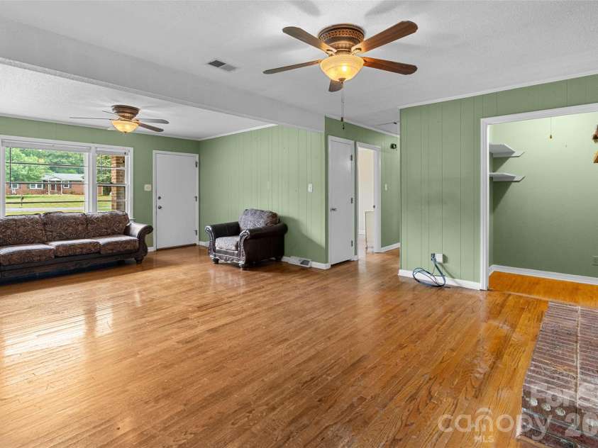 954 Magnolia Drive, Rock Hill, SC 29730.  MLS# CAR4377144, YatesRealty ID 19717. 