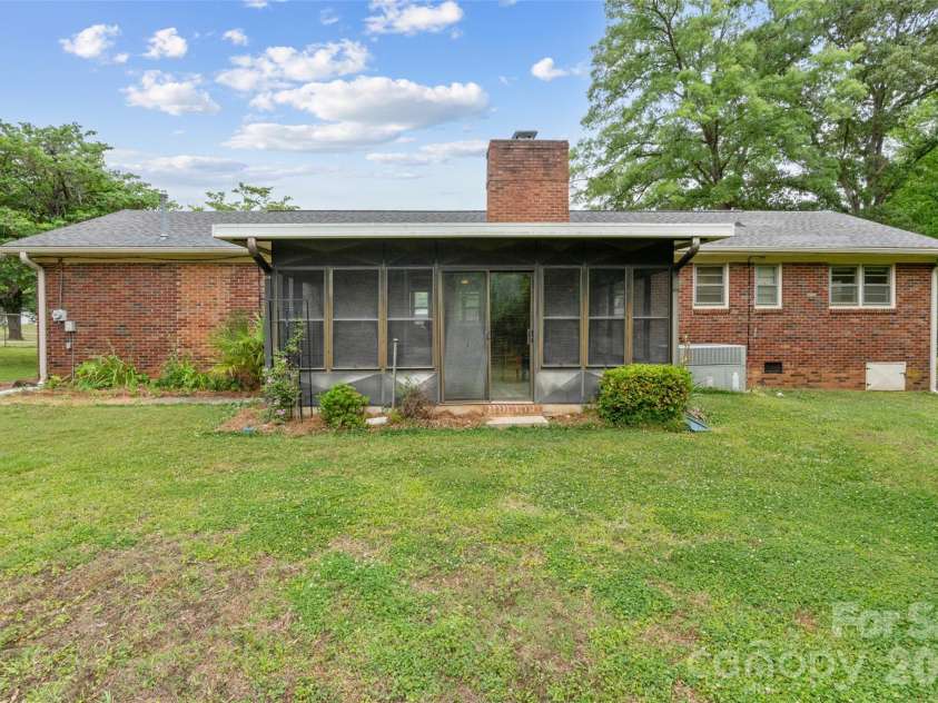 954 Magnolia Drive, Rock Hill, SC 29730.  MLS# CAR4377144, YatesRealty ID 19717. 