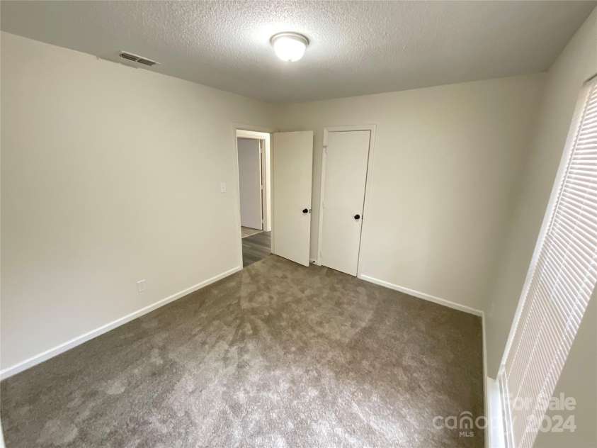 6848 Ridge Court, Charlotte, NC 28215.  MLS# CAR4196281, YatesRealty ID 1972. 