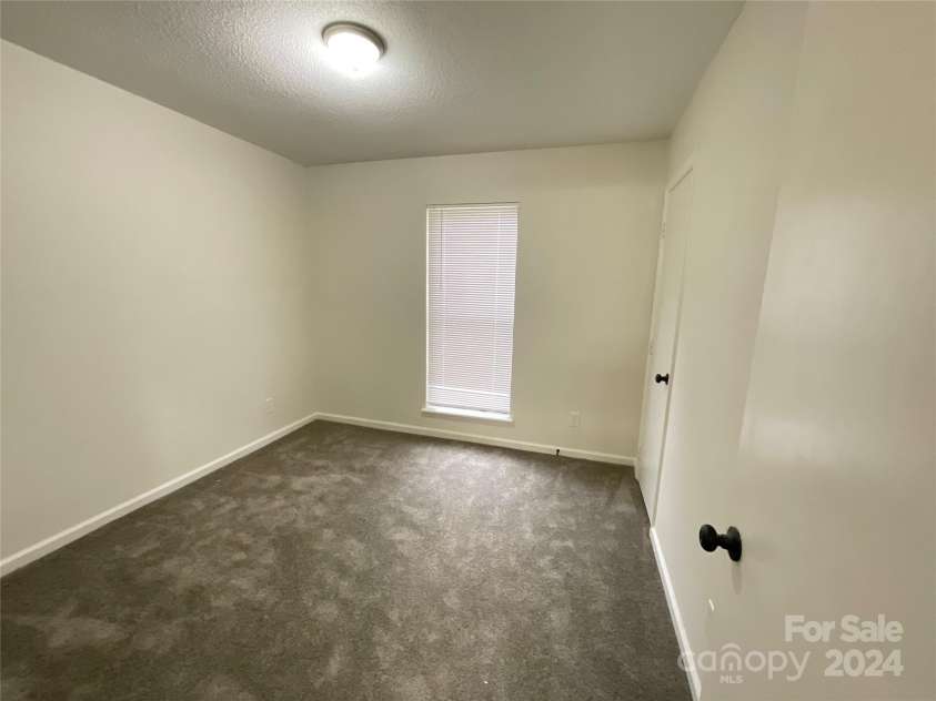 6848 Ridge Court, Charlotte, NC 28215.  MLS# CAR4196281, YatesRealty ID 1972. 