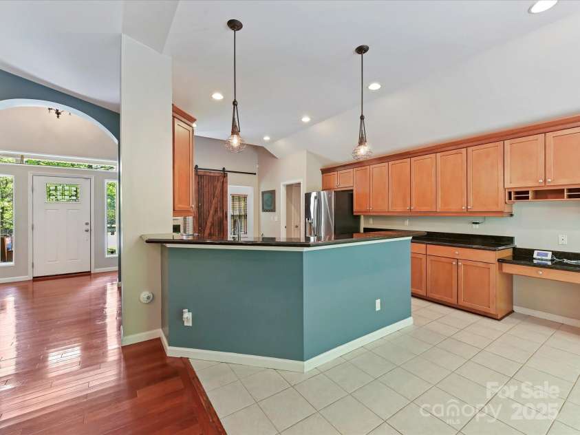 4301 Middle Stream Road, Charlotte, NC 28213.  MLS# CAR4249446, YatesRealty ID 19720. 