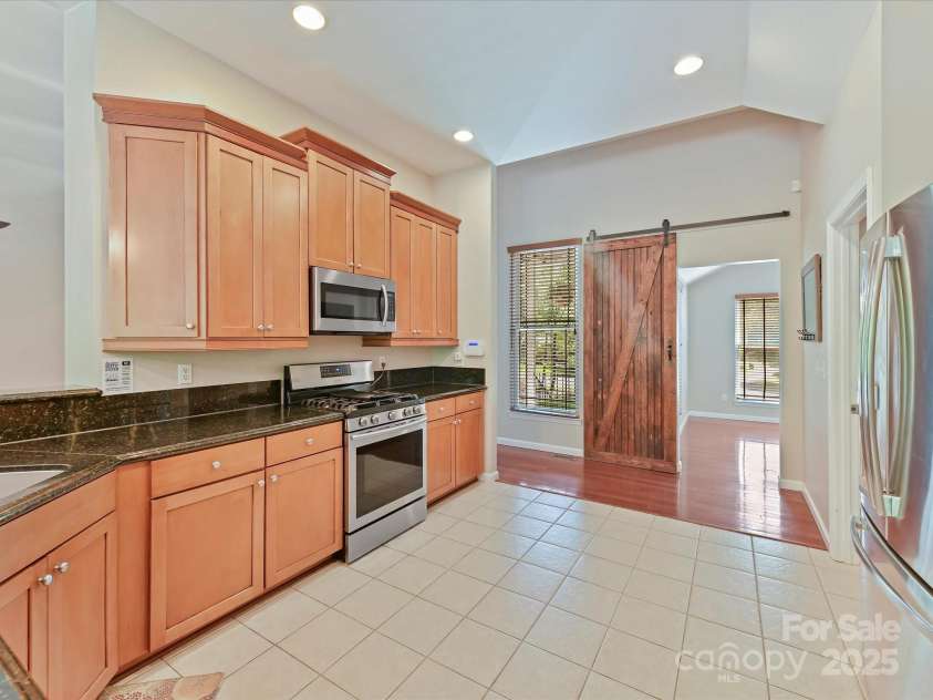 4301 Middle Stream Road, Charlotte, NC 28213.  MLS# CAR4249446, YatesRealty ID 19720. 