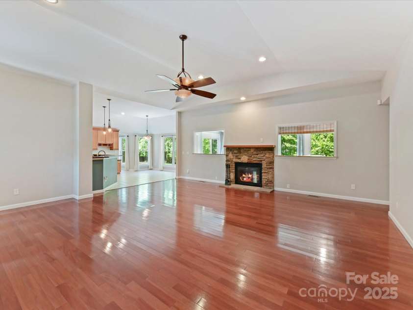 4301 Middle Stream Road, Charlotte, NC 28213.  MLS# CAR4249446, YatesRealty ID 19720. 