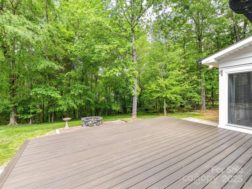 4301 Middle Stream Road, Charlotte, NC 28213.  MLS# CAR4249446, YatesRealty ID 19720. 