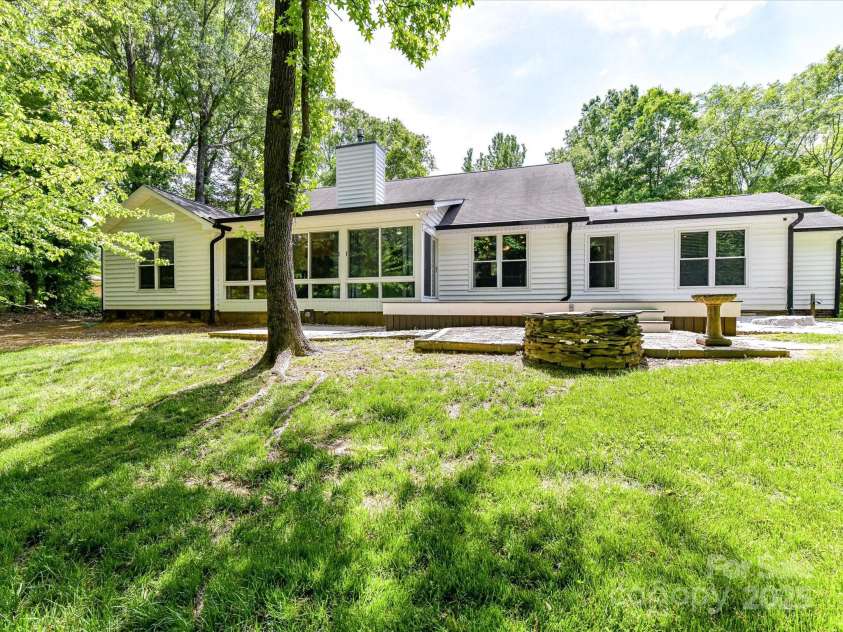 4301 Middle Stream Road, Charlotte, NC 28213.  MLS# CAR4249446, YatesRealty ID 19720. 