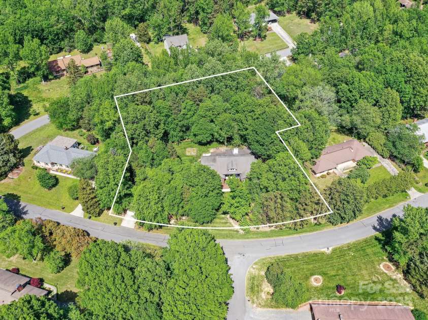 4301 Middle Stream Road, Charlotte, NC 28213.  MLS# CAR4249446, YatesRealty ID 19720. 