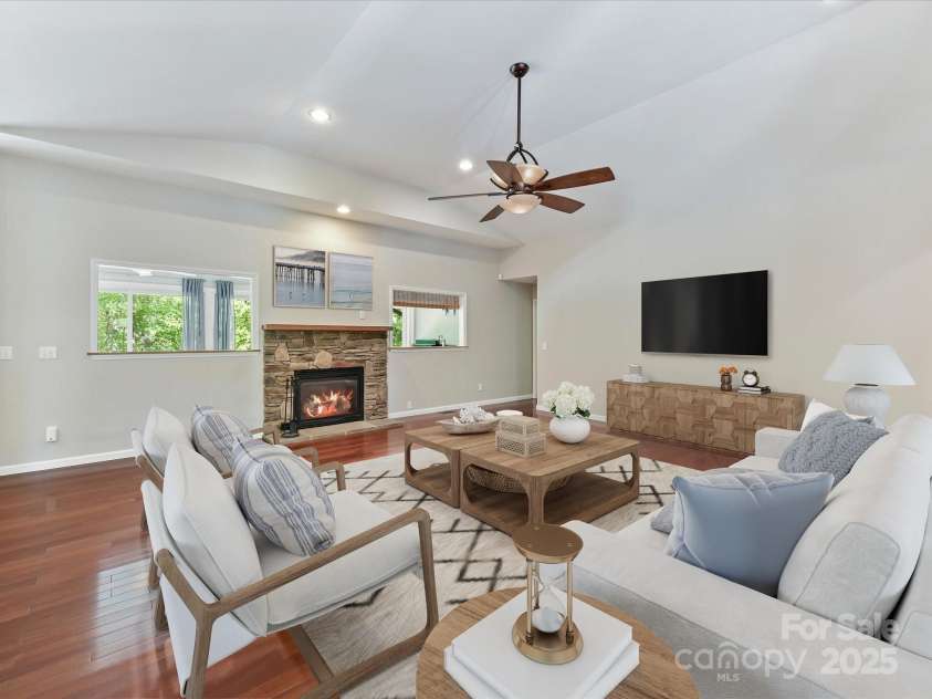 4301 Middle Stream Road, Charlotte, NC 28213.  MLS# CAR4249446, YatesRealty ID 19720. Virtually Staged