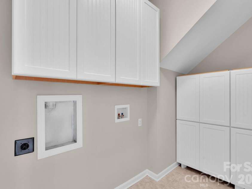 11012 Sedgemoor Lane, Charlotte, NC 28277.  MLS# CAR4340731, YatesRealty ID 19721. 