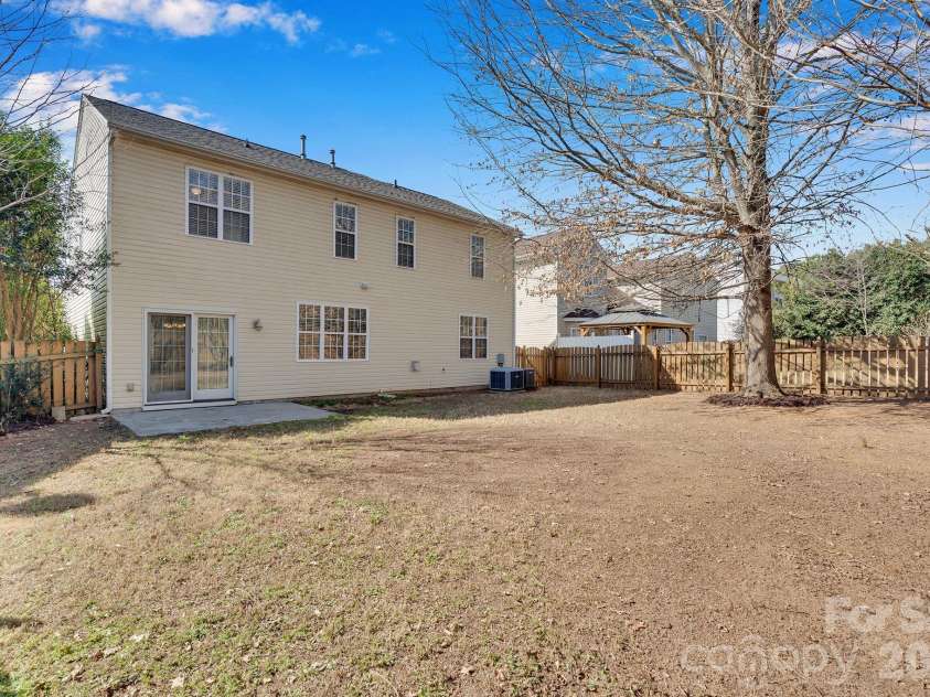 11012 Sedgemoor Lane, Charlotte, NC 28277.  MLS# CAR4340731, YatesRealty ID 19721. 