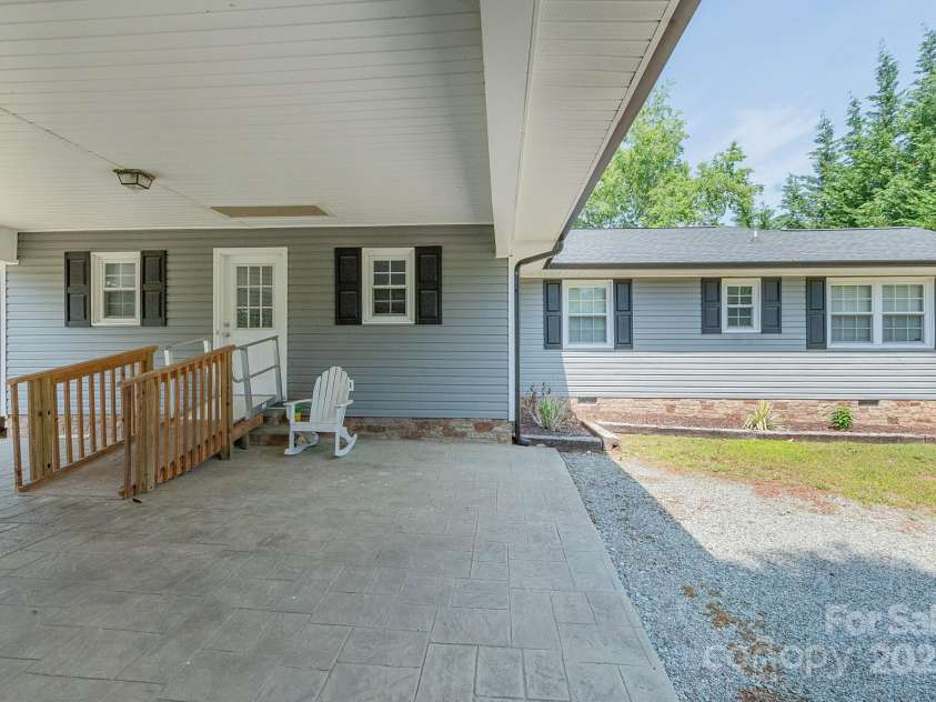 1168 Riverview Road Extension, Lexington, NC 27292.  MLS# CAR4254693, YatesRealty ID 19723. 
