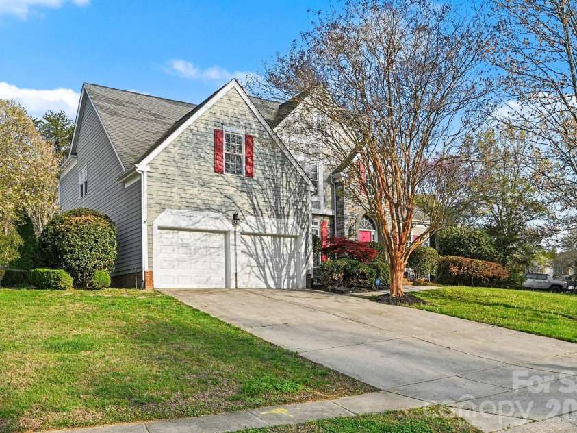 11124 Tradition View Drive, Charlotte, NC 28269.  MLS# CAR4361986, YatesRealty ID 19724. 
