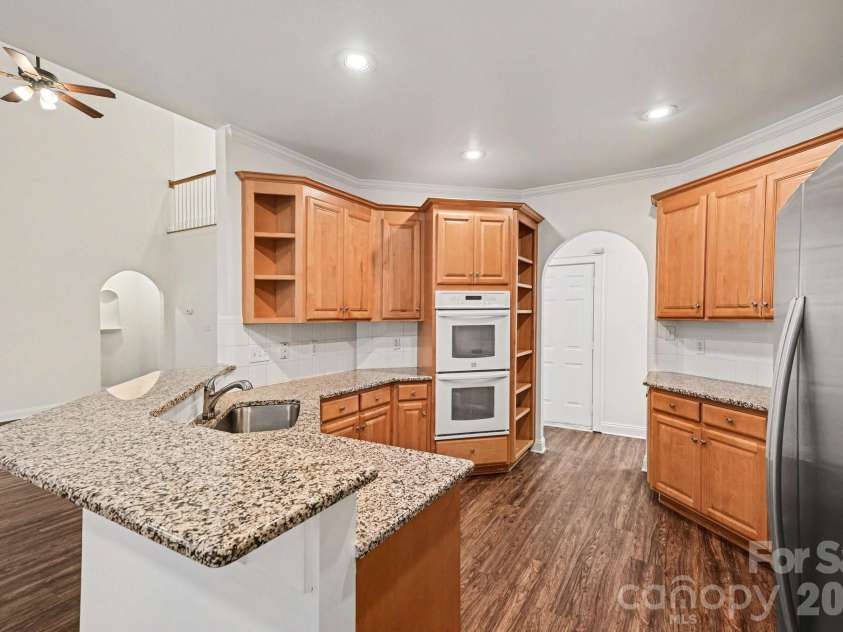 11124 Tradition View Drive, Charlotte, NC 28269.  MLS# CAR4361986, YatesRealty ID 19724. 