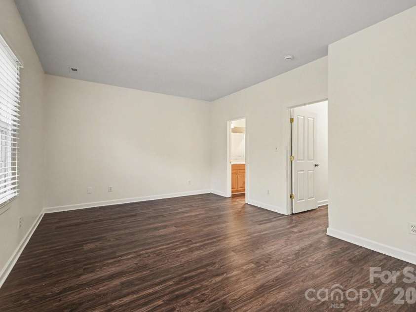 11124 Tradition View Drive, Charlotte, NC 28269.  MLS# CAR4361986, YatesRealty ID 19724. 