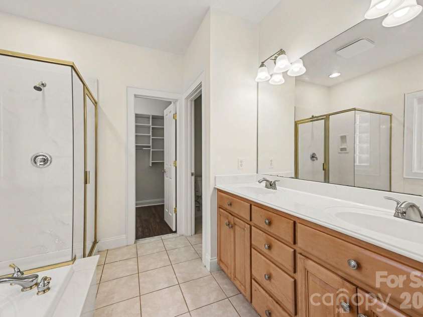 11124 Tradition View Drive, Charlotte, NC 28269.  MLS# CAR4361986, YatesRealty ID 19724. 