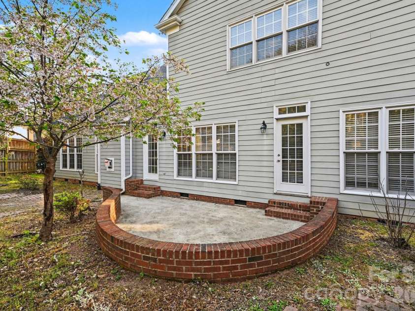 11124 Tradition View Drive, Charlotte, NC 28269.  MLS# CAR4361986, YatesRealty ID 19724. 