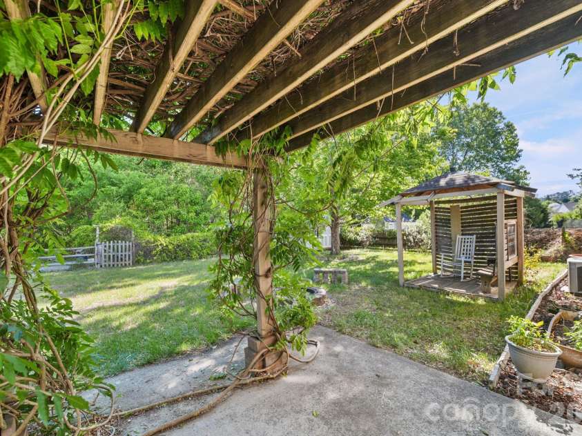 2056 Moss Creek Drive, Harrisburg, NC 28075.  MLS# CAR4374331, YatesRealty ID 19725. 