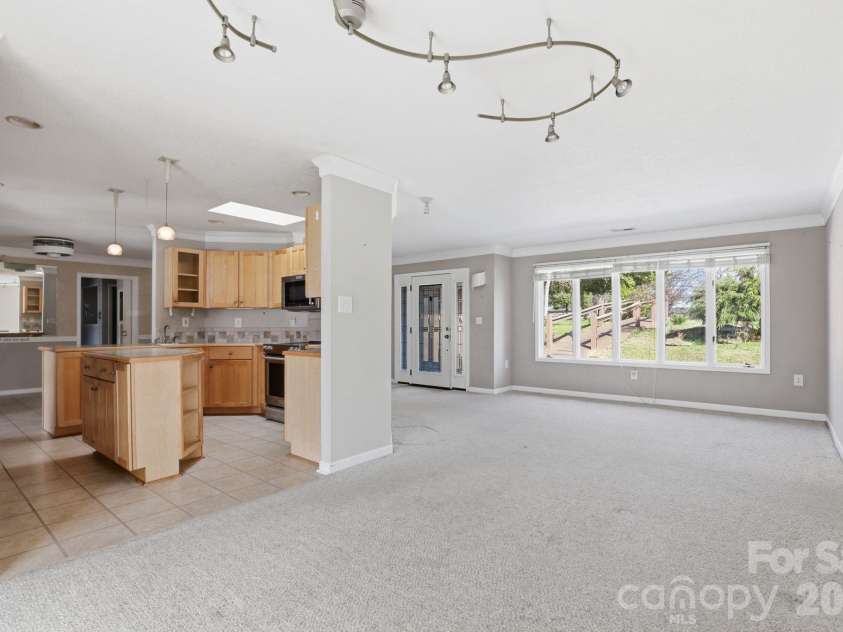 236 Apache Road, Troutman, NC 28166.  MLS# CAR4359171, YatesRealty ID 19726. Dining Area