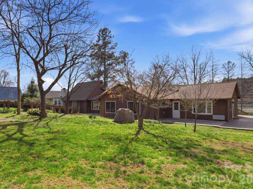 236 Apache Road, Troutman, NC 28166.  MLS# CAR4359171, YatesRealty ID 19726. Street view