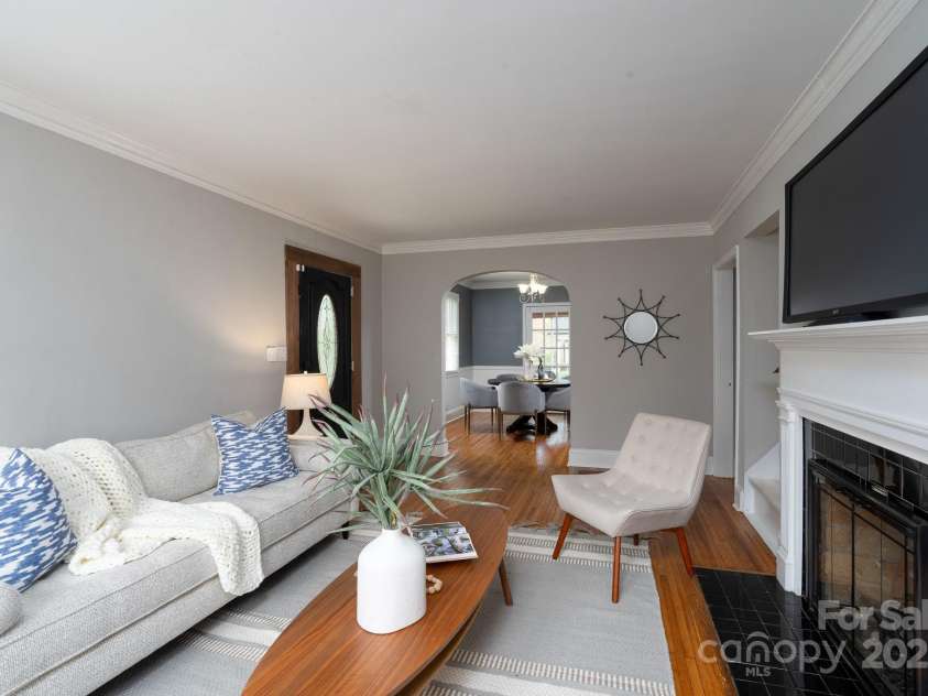 717 Woodruff Place, Charlotte, NC 28208.  MLS# CAR4239712, YatesRealty ID 19726. 