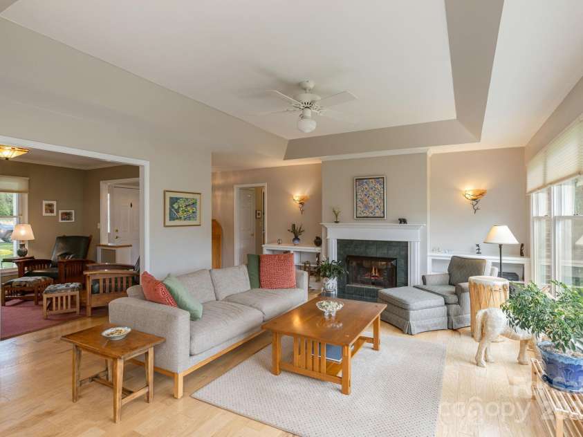 1420 Patriots Drive, Hendersonville, NC 28739.  MLS# CAR4249241, YatesRealty ID 19727. 