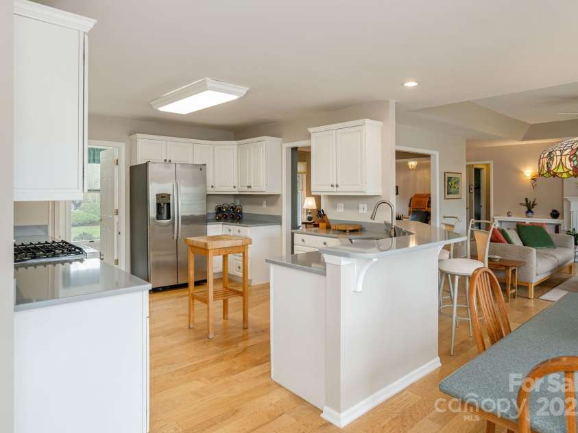 1420 Patriots Drive, Hendersonville, NC 28739.  MLS# CAR4249241, YatesRealty ID 19727. 