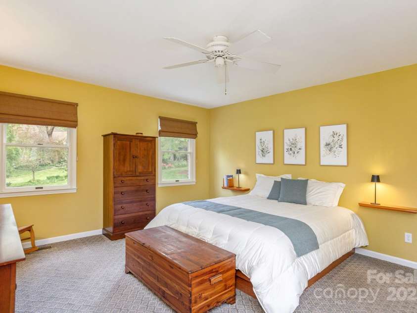 1420 Patriots Drive, Hendersonville, NC 28739.  MLS# CAR4249241, YatesRealty ID 19727. 