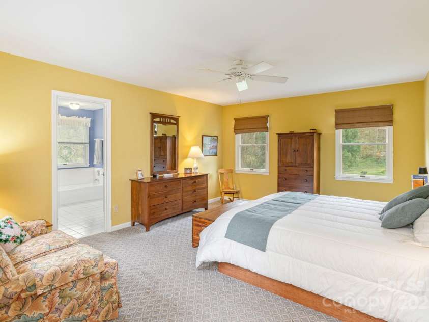 1420 Patriots Drive, Hendersonville, NC 28739.  MLS# CAR4249241, YatesRealty ID 19727. 