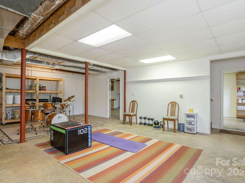 1420 Patriots Drive, Hendersonville, NC 28739.  MLS# CAR4249241, YatesRealty ID 19727. 