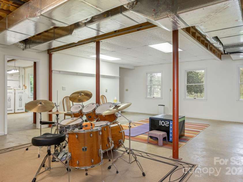 1420 Patriots Drive, Hendersonville, NC 28739.  MLS# CAR4249241, YatesRealty ID 19727. 