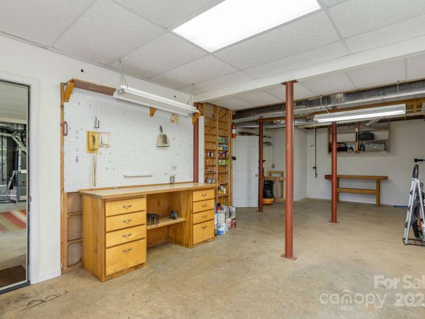 1420 Patriots Drive, Hendersonville, NC 28739.  MLS# CAR4249241, YatesRealty ID 19727. 