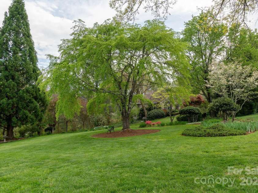 1420 Patriots Drive, Hendersonville, NC 28739.  MLS# CAR4249241, YatesRealty ID 19727. 