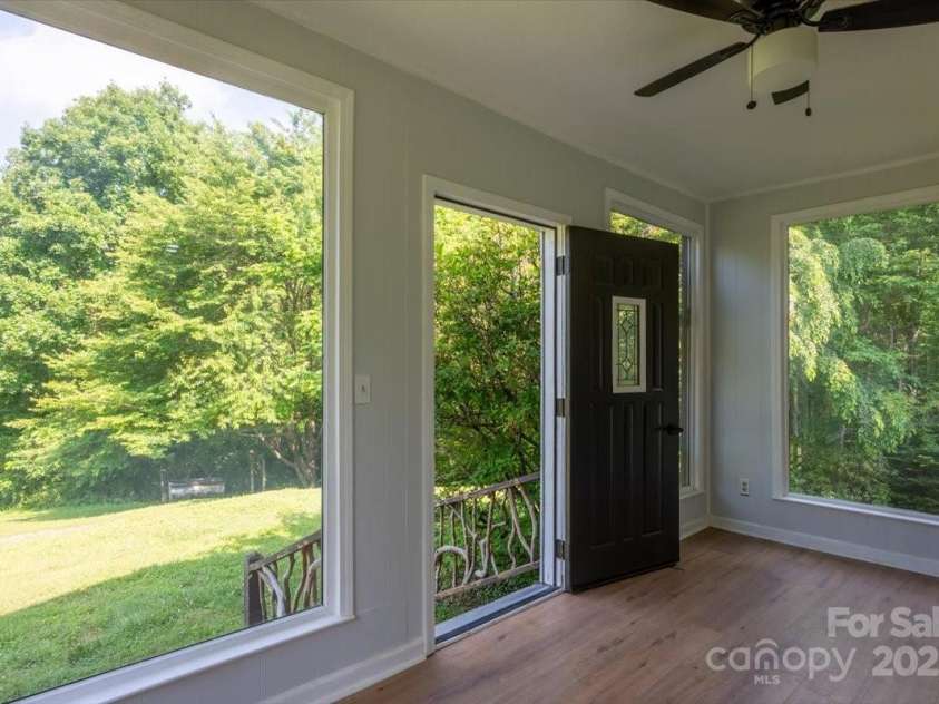 825 Pole Miller Extension, Brevard, NC 28712.  MLS# CAR4265936, YatesRealty ID 19728. 