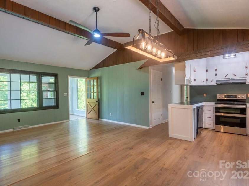 825 Pole Miller Extension, Brevard, NC 28712.  MLS# CAR4265936, YatesRealty ID 19728. 