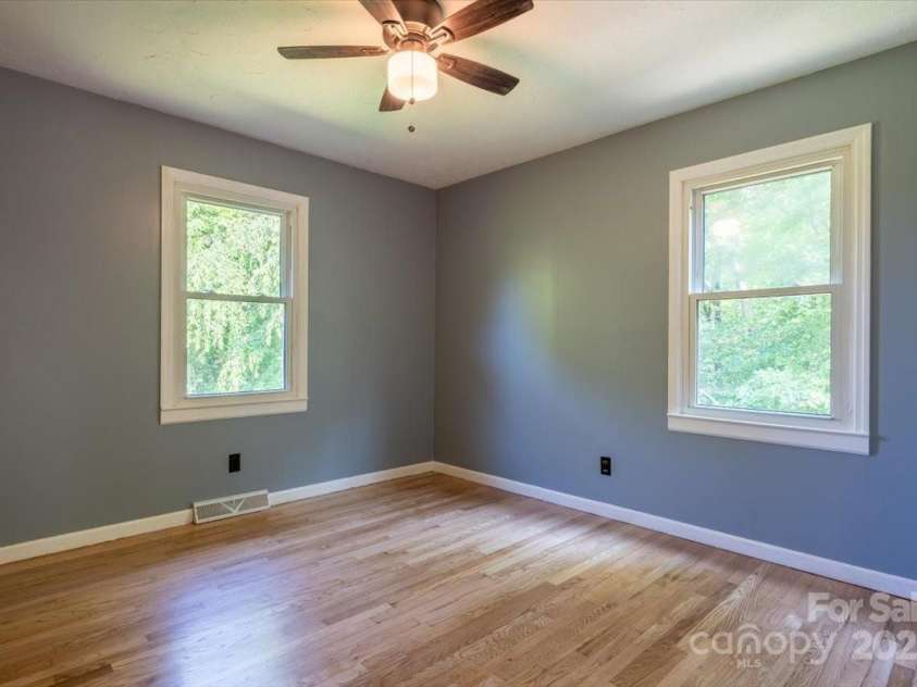 825 Pole Miller Extension, Brevard, NC 28712.  MLS# CAR4265936, YatesRealty ID 19728. 